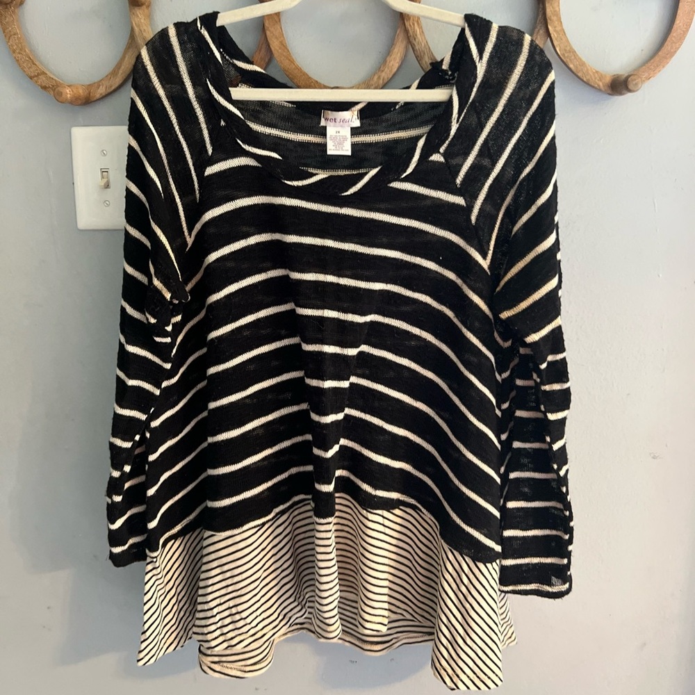 Women’s long sleeve top